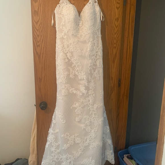 Casa Blanca Wedding Dress- Brand new/never worn